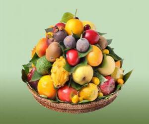 пазл Корзина с разнообразными фруктами